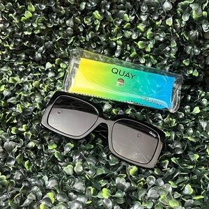 Quay Total Vibe Large Sunglasses Black Smoke Lenses